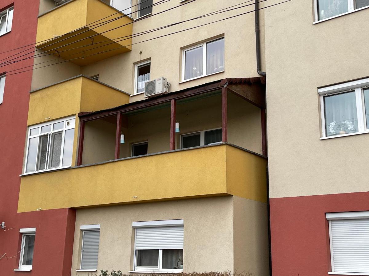 Motorway Alfa Apartament Arad Exterior foto