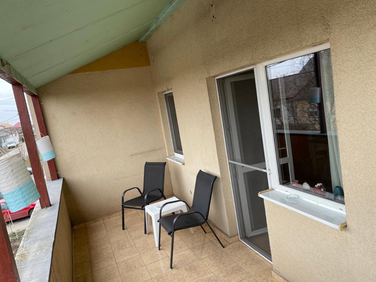 Motorway Alfa Apartament Arad Exterior foto